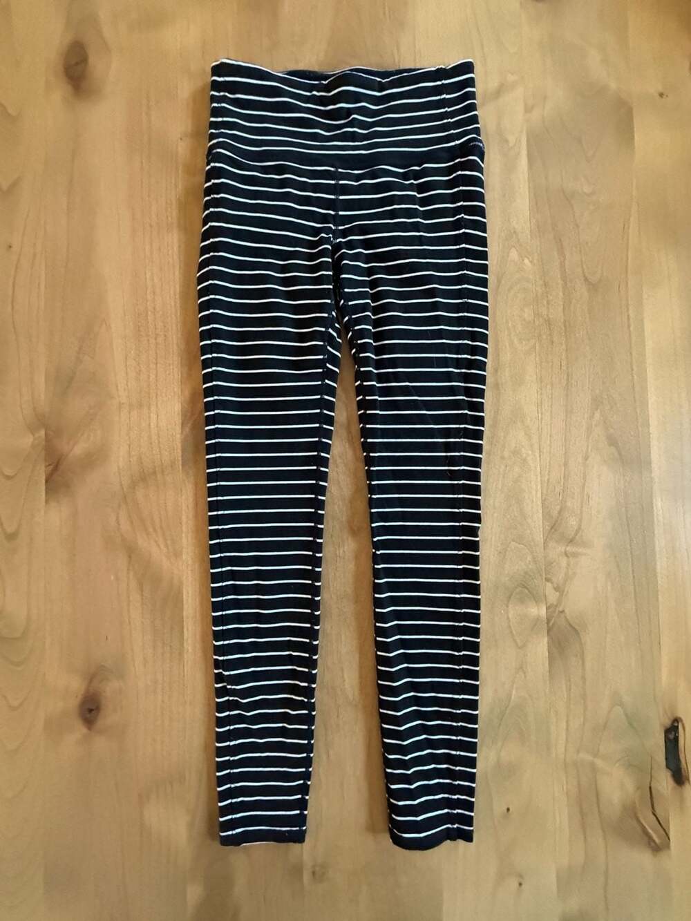 Athleta Striped Leggings Size XS Black White Athletic Workout Tights